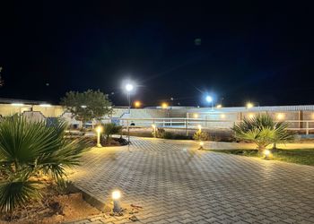 استراحة مع اسطبل خيول وجلسات