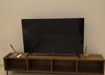 استديو بأثاث مريح وبسيط 
