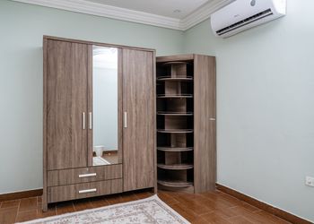 شقة بغرفتين نوم وصالة