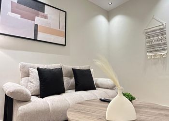 استديو بتصميم أنيق ودخول ذاتي