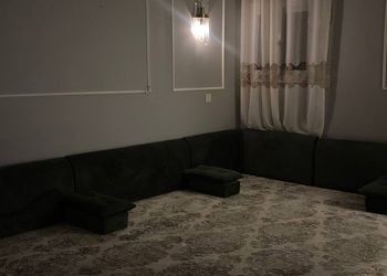 شقة بغرفة معيشة وغرفتين نوم 