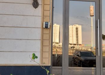 شقة بثلاث غرف نوم وصالة