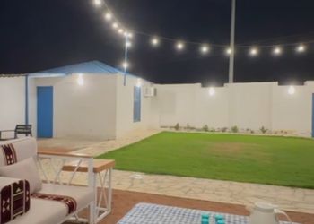 شاليه بملحق خارجي وجلسه خارجية