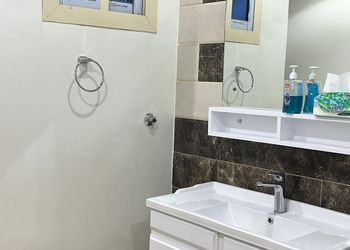 شقة بغرفتين نوم وغرفة جلوس 