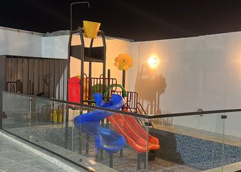 شاليه بغرفة نوم و صاله انيقة