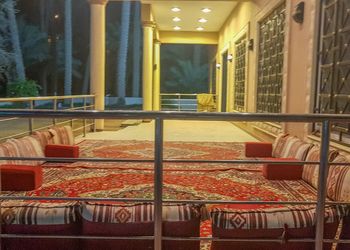 مزرعة بجلسة خارجية+ بروجكتر