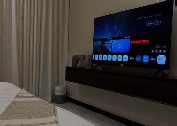 استديو بأثاث مريح وبسيط 