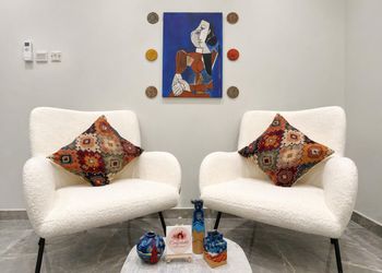استديو بسرير ماستر وجلسة جانبية