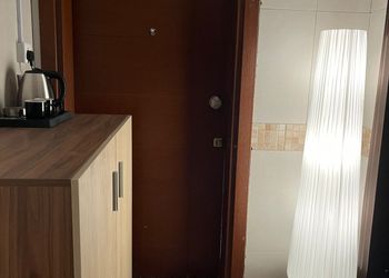 استديو بأثاث مريح وفاخر