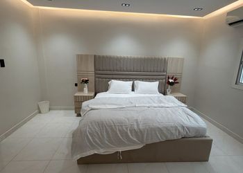 استديو بسرير ماستر وأثاث مريح 
