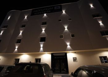 استديو بسرير ماستر وجلسة جانبية