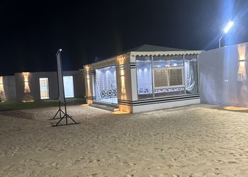 مخيم ببيت شعر وأجواء ممتعة