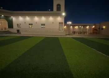 استراحة بملعب كره قدم وسله 