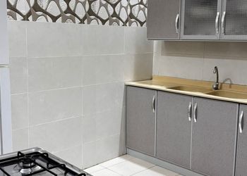 استراحة بجلسة خارجية ملعب كرة طائرة