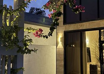 مزرعة بمسطح اخضر