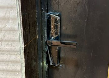 شقة بغرفة معيشة وغرفة نوم 
