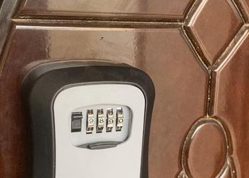 شقة بغرفة معيشة وغرفتين نوم 