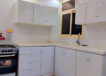 شقة بغرفة جلوس وغرفتين نوم 
