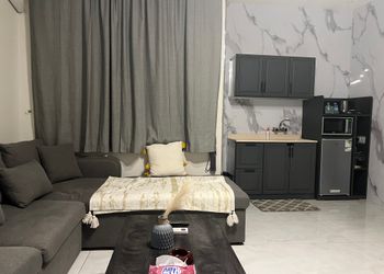 شقة واسعة وراقية بدخول ذاتي
