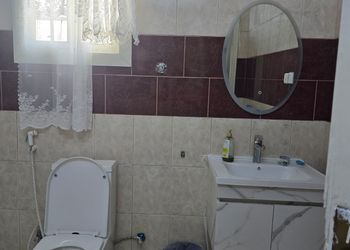شقة  بصالة جلوس وغرفة نوم