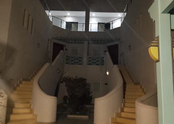 شقة بغرفة معيشة وغرفة نوم 