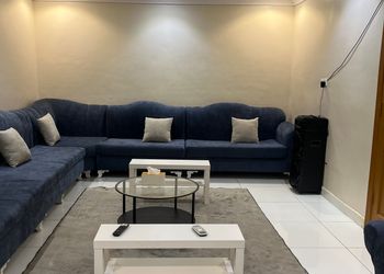 شاليه بمسطح اخضر ومسبح 
