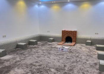 استراحة بمسطح اخضر وجلسه خارجيه
