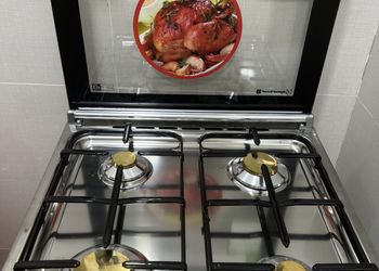استديو بأثاث مريح وبسيط 