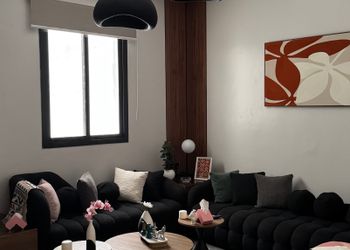 شقة بغرفة معيشة وغرفة نوم 