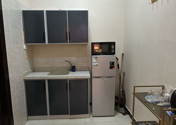 استديو بسرير ماستر وجلسة جانبية 
