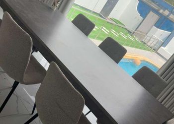 شاليه بجلسة خارجية واطلالة