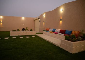 شاليه بمسبح والعاب اطفال 