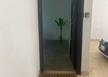 شقة بغرفتين نوم وصالة 