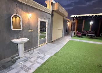 استراحة بمسبح العاب مائية وجلسة 