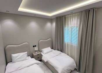 شقة بصالة وغرفتين نوم دخول ذاتي 