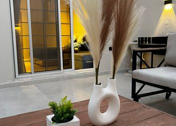 استديو بدخول ذاتي وجلسة خارجية