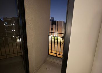 استديو هادئ بسرير ماستر