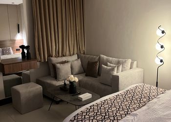 استديو بسرير ماستر وجلسة جانبية 