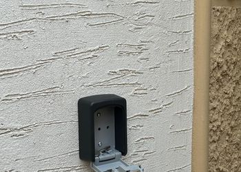 شقة بغرفة معيشة وغرفة نوم 
