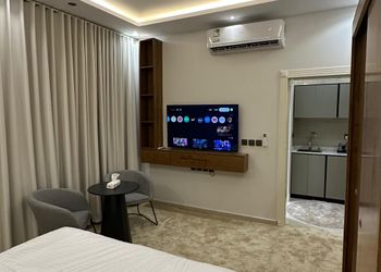 استديو هادئ بسرير ماستر