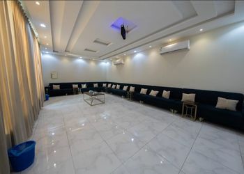 شاليه بألعاب أطفال وجلسة خارجية