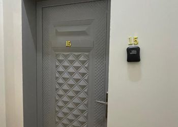 استديو هادئ بسرير ماستر 