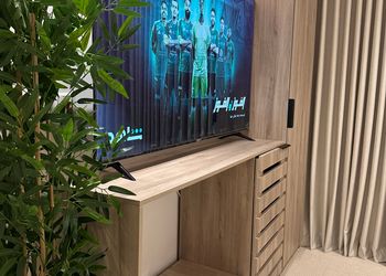 استديو بسرير ماستر وأثاث مريح 