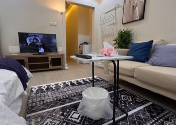 استديو هادئ بدخول ذاتي 