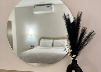 شقة بغرفتين نوم وصالة 