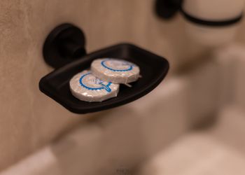 شقة بغرفتين نوم وصالة