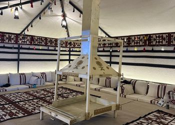 استراحة بجلسة خارجيه وخيمة