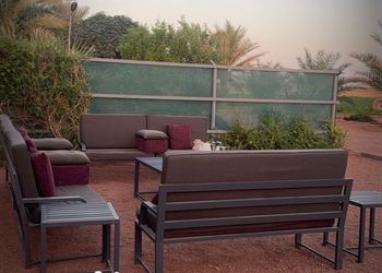 مزرعة بمناظر خلابة وجلسة خارجية 