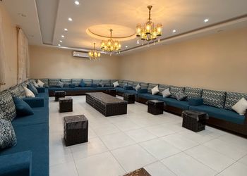 شاليه بالعاب اطفال وجلسة خارجية