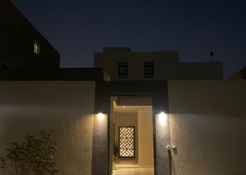 استديو بسرير ماستر وجلسة جانبية 